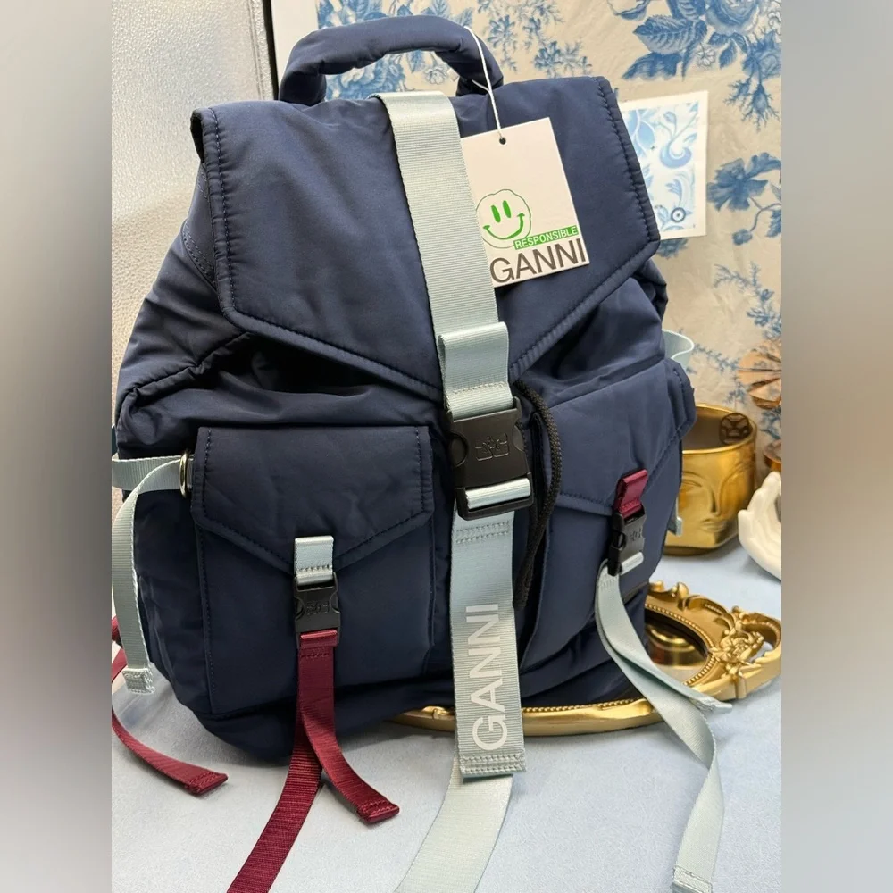 🆕 GANNI 🧿 NWT Recycled Tech Backpack, Peacoat Blue & Burgundy Straps